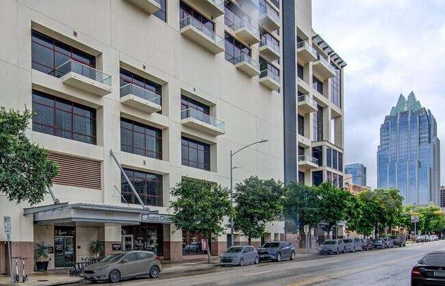 Building Photo - 555 E 5th St.
