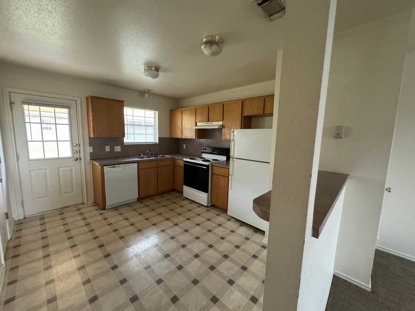 Building Photo - 4410 Sylvia Dr