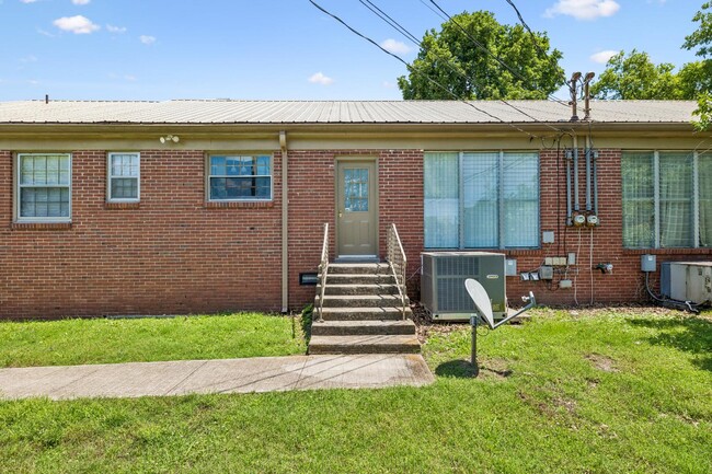 Building Photo - 241 Old Rome Pike
