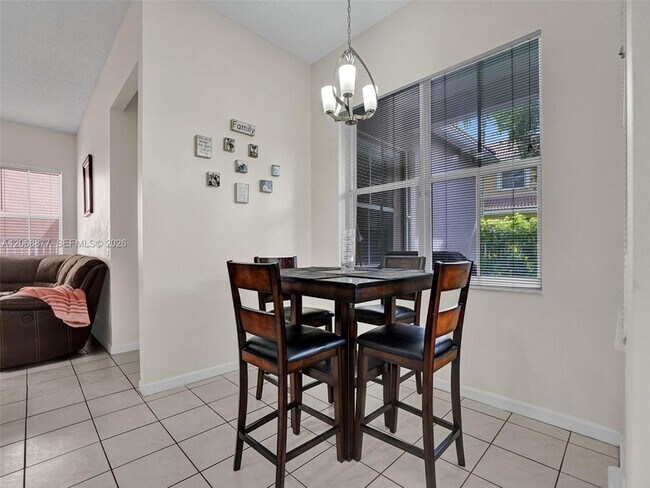 Building Photo - 938 Bluewood Terrace