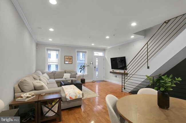 Building Photo - 1715 N Howard St