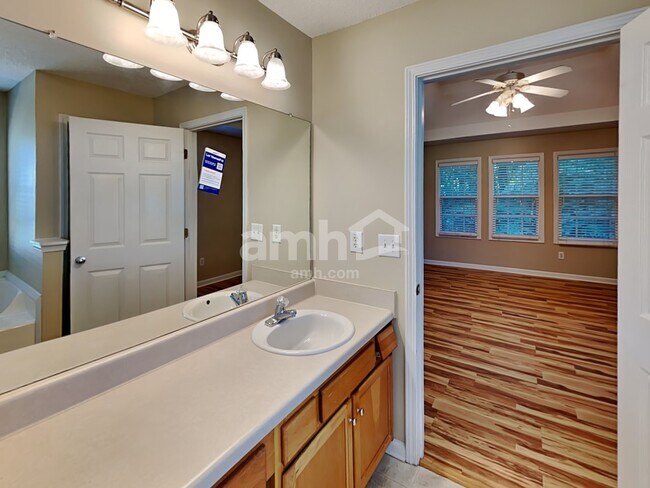 Building Photo - 179 Norton Dr