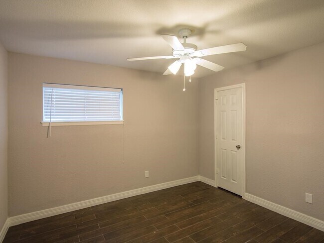 Building Photo - 6510 Reamer St