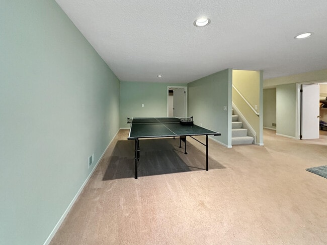 Building Photo - 41589 Sleepy Hollow Dr