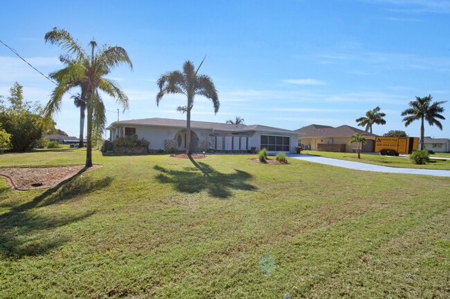 Building Photo - 4274 Gillot Blvd