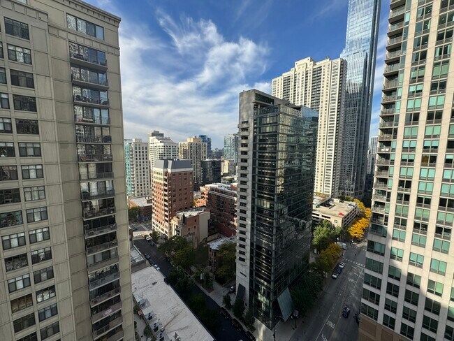 Building Photo - 10 E Ontario St