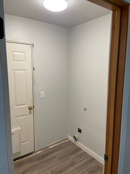 Building Photo - 1635 W Monet Dr