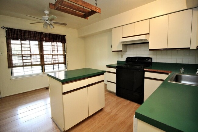 Building Photo - Beautiful 2bd/2ba Historic Butcher's Hill w/ CAC and W/D! --Available 7/15!