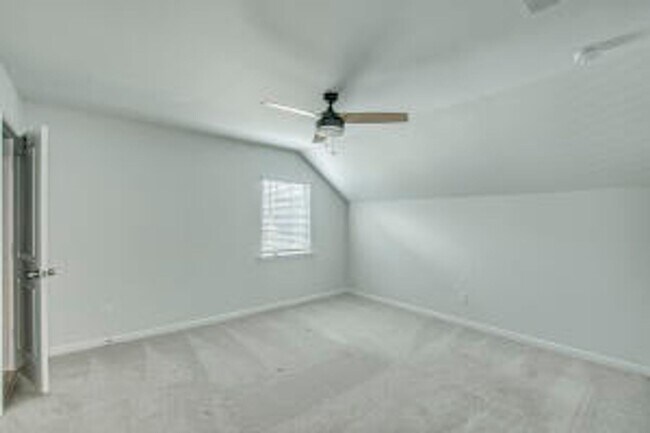 Building Photo - Available March 10th. Beautiful 6 BR/4.5 BA Home in Tanner Plantation!