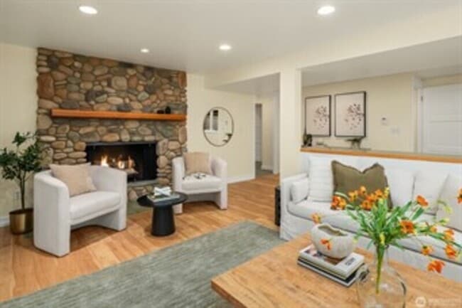 Building Photo - 4510 48th Ave NE