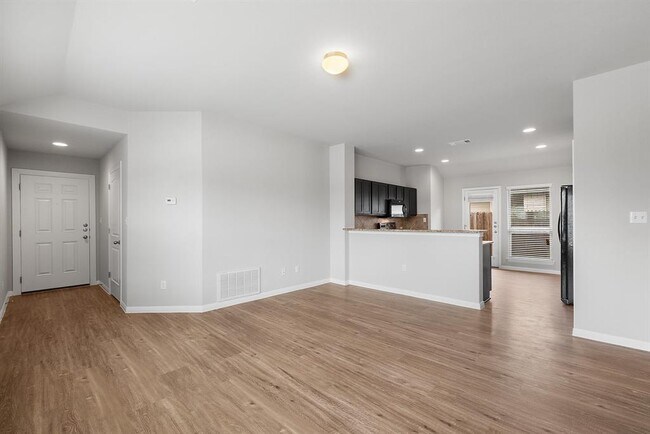 Building Photo - 13024 Tinker St