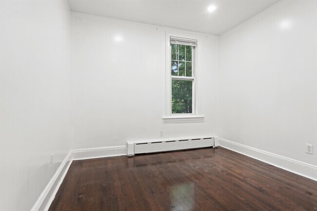 Building Photo - 56 Highwood Terrace