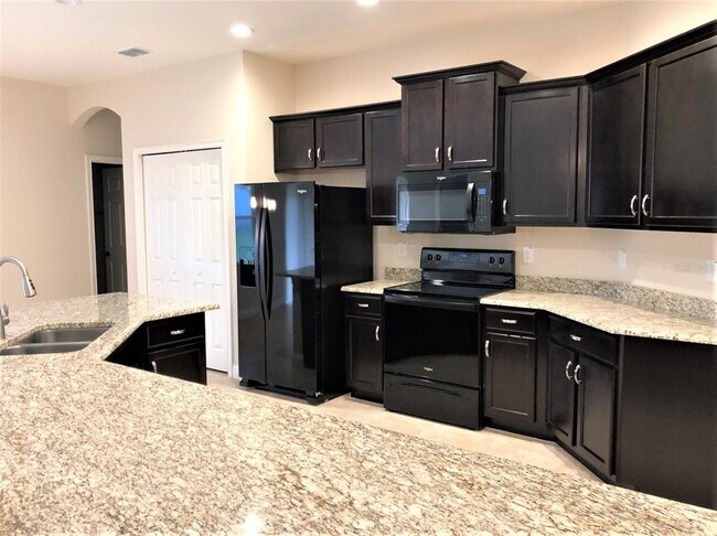 Building Photo - 3338 Pearly Dr