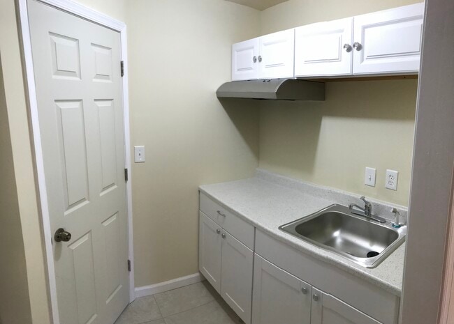 Building Photo - 11320 Gainsborough Rd