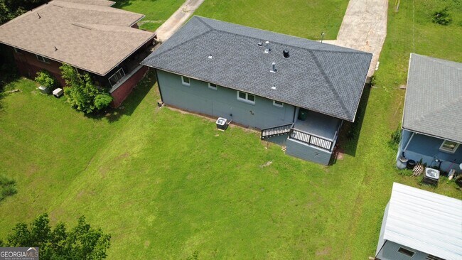 Building Photo - 2107 Garden Cir