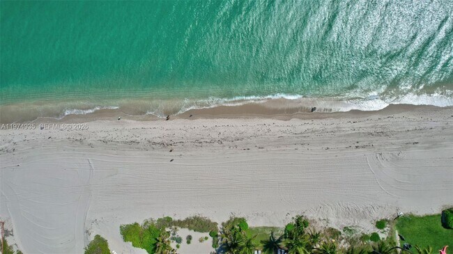 Building Photo - 3181 S Ocean Dr