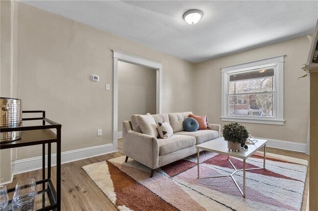 Building Photo - 6523 Dean St