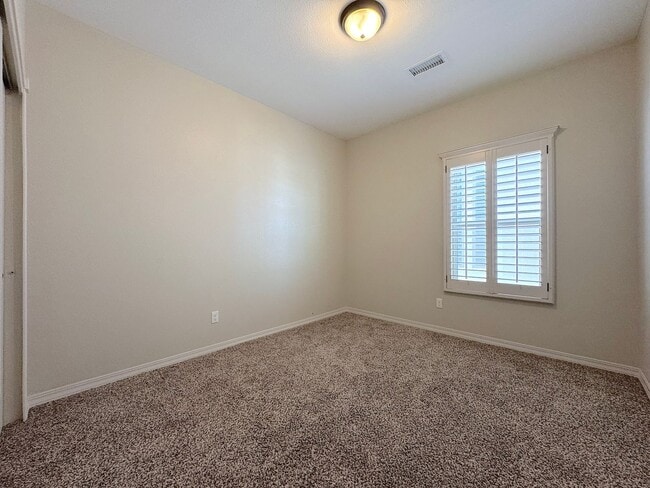 Building Photo - West El Paso 4 bed refrig A/C Home in Ench...