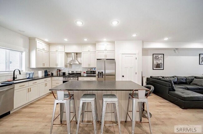 Building Photo - Like-New 3BD/2.5BA Home | Garage + Fenced Yard + W/D Included! $500.00 Rent Credit for the month ...