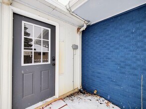 Building Photo - 7770 S Kit Carson Dr