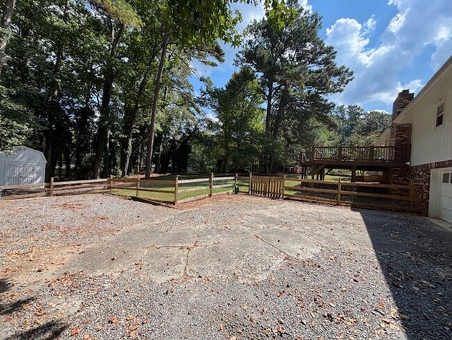 Building Photo - Beautifully Renovated 3-Bedroom, 2-Bath Ranch Home on Full Basement!