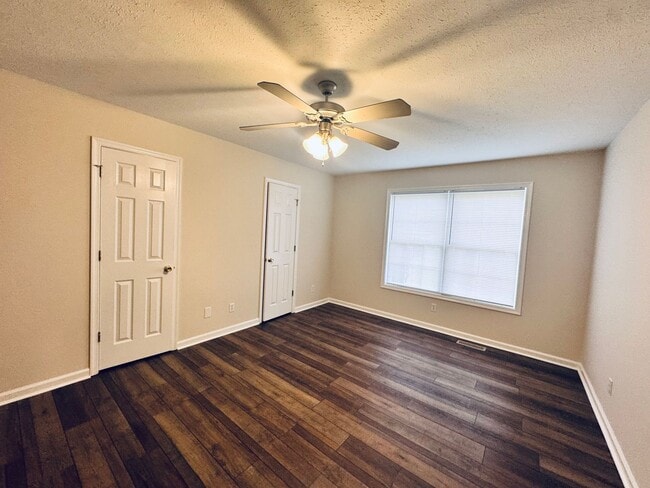 Building Photo - 107 Willard Way