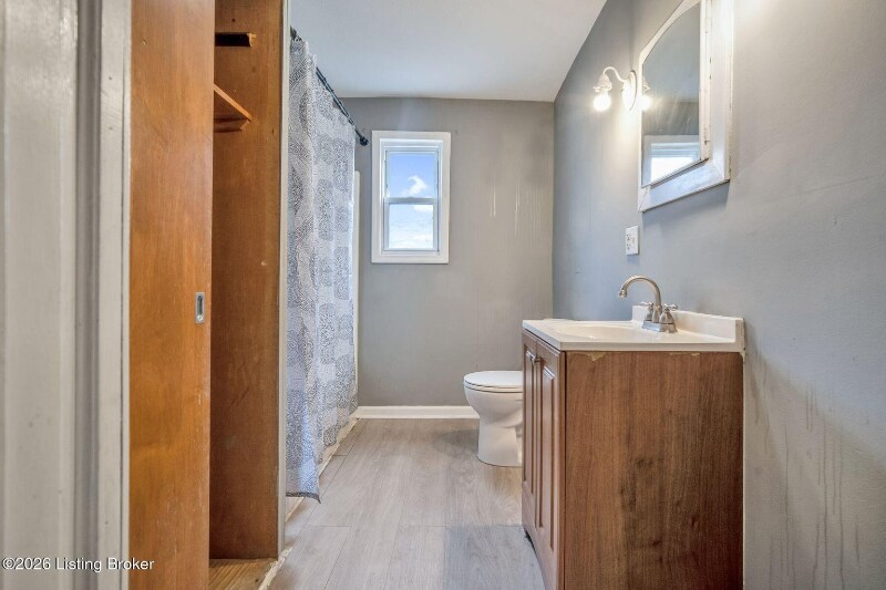 Building Photo - 427 1/2 N 28th St