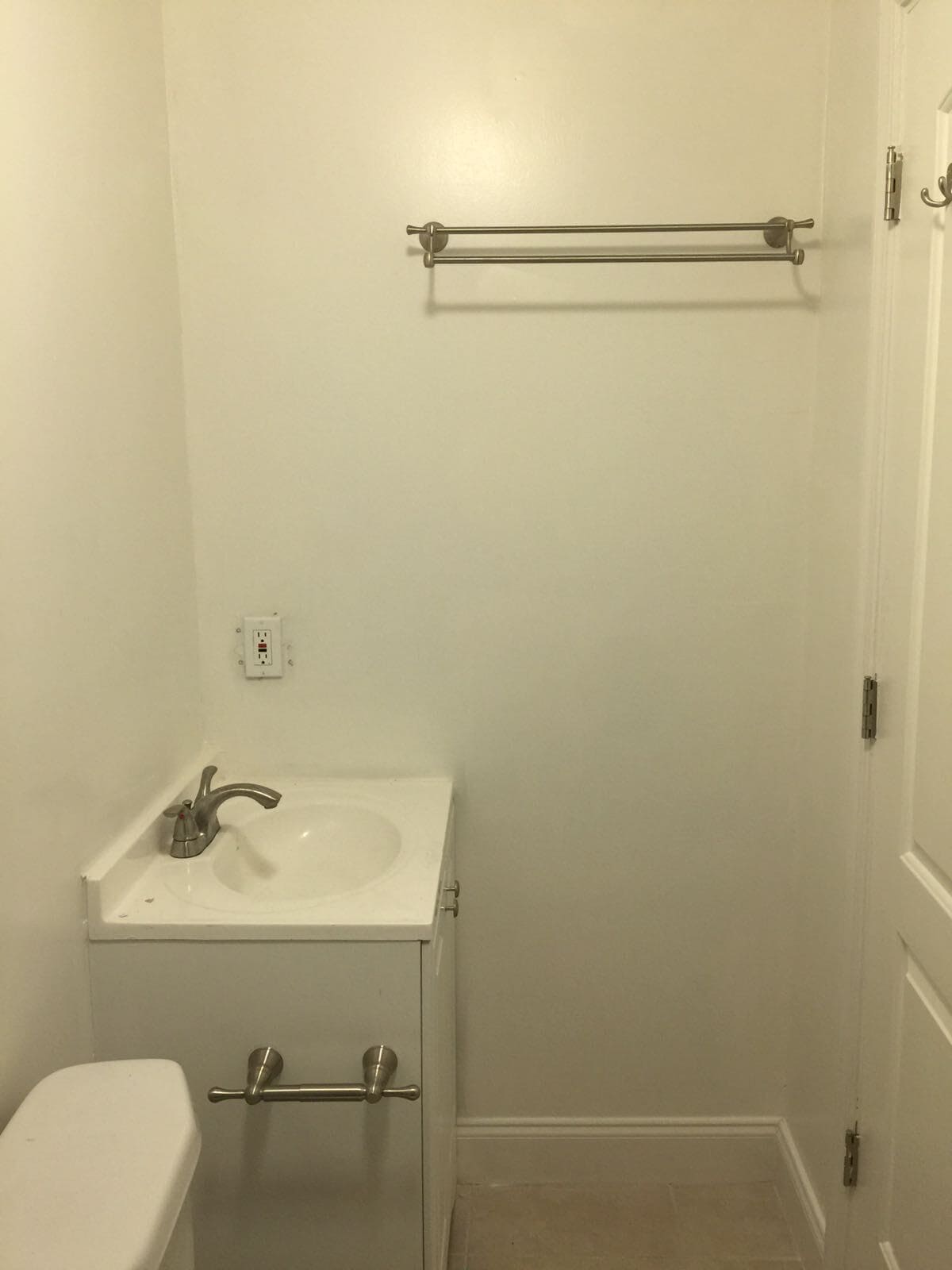 Building Photo - 7020 SW 71st Ave