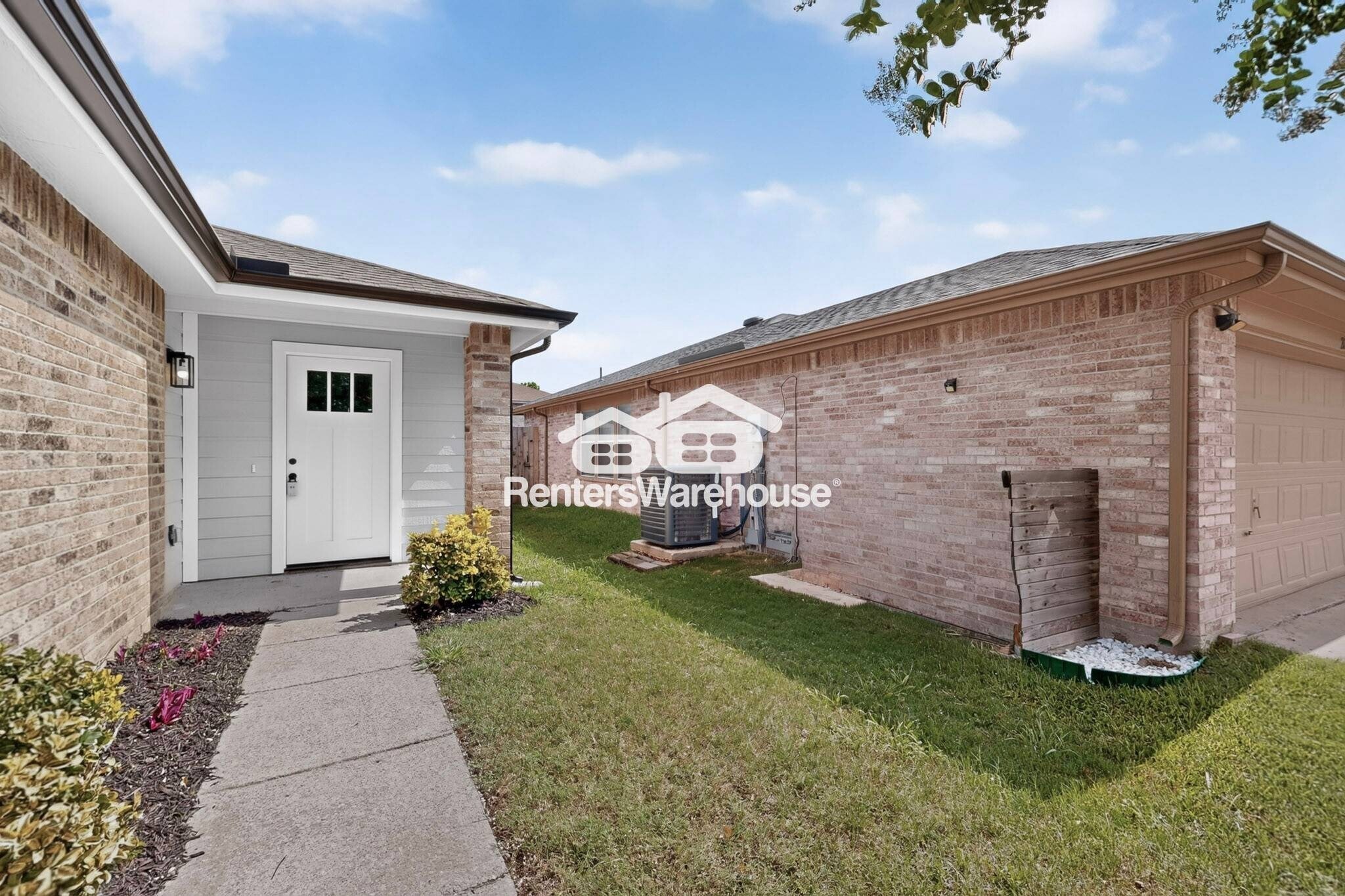 Building Photo - 2616 Mountain View Dr