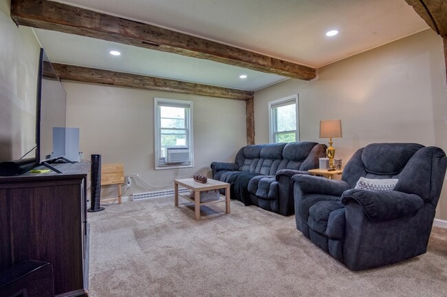 Building Photo - 770 Dalton Rd