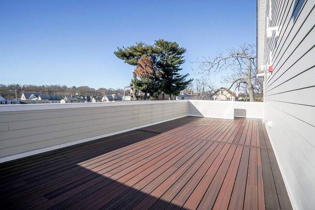 Building Photo - 40 Cedar Swamp Rd