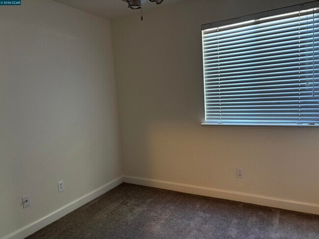 Building Photo - 1888 Badger Pass Way