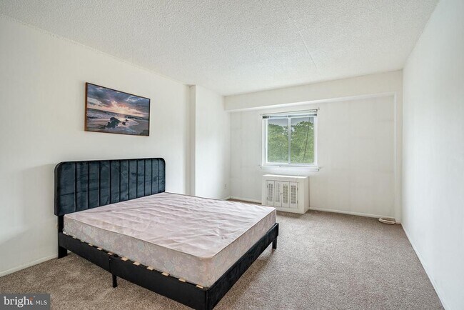 Building Photo - 27208 Valley Run Dr
