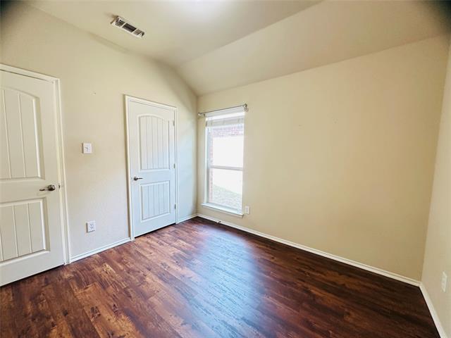 Building Photo - 905 Golden Bear Ln