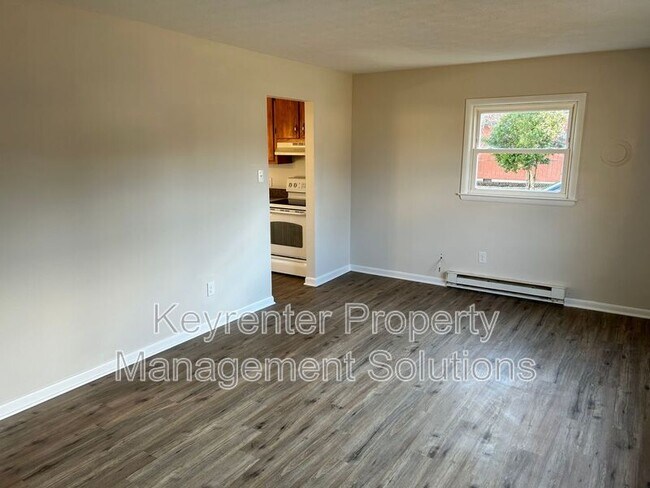 Building Photo - 26 Whiteoak Cir