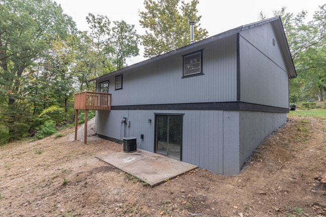 Building Photo - 5714 N Maple Ct