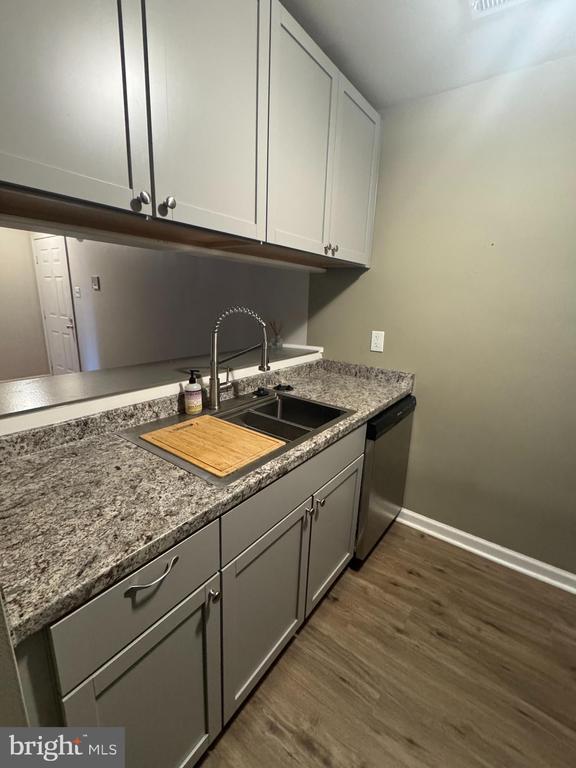 Building Photo - 1302 Sugarwood Cir