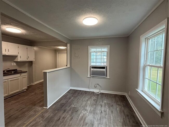 Building Photo - 128 Johnson St