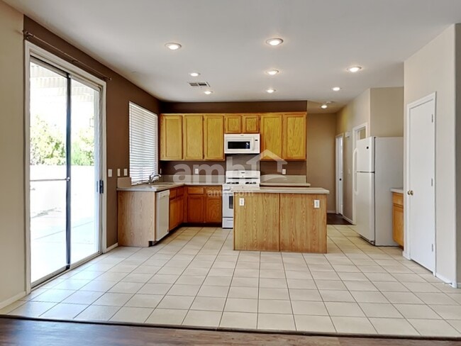 Building Photo - 1330 Summer Dawn Ave