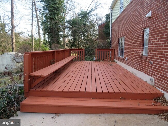 Building Photo - 26 Lakeside Dr