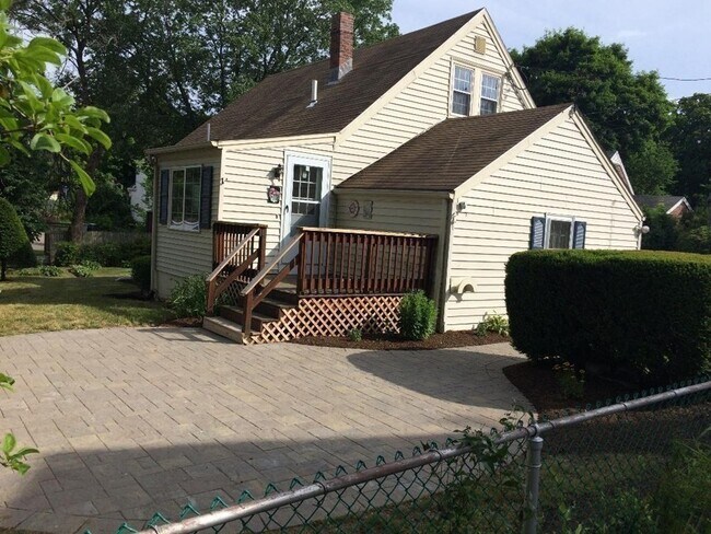 Building Photo - 36 Bonad Rd