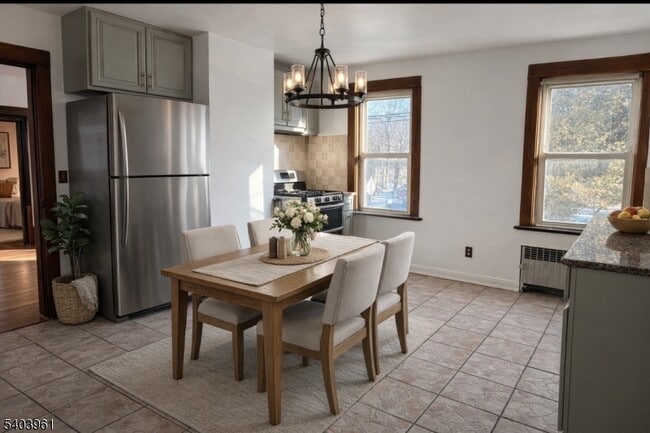 Building Photo - 35 Marsellus Pl