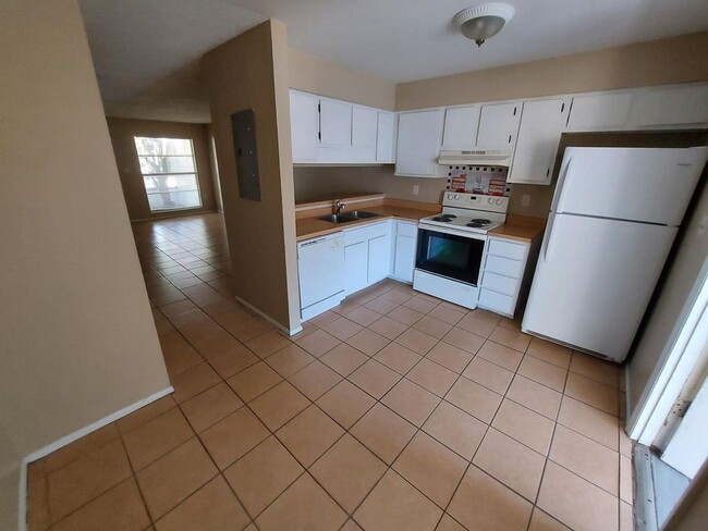 Building Photo - 2731 Willow Run