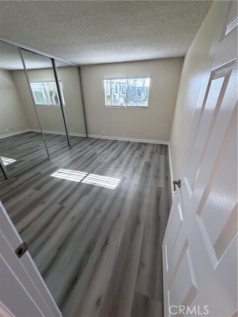 Building Photo - 931 W 19th St