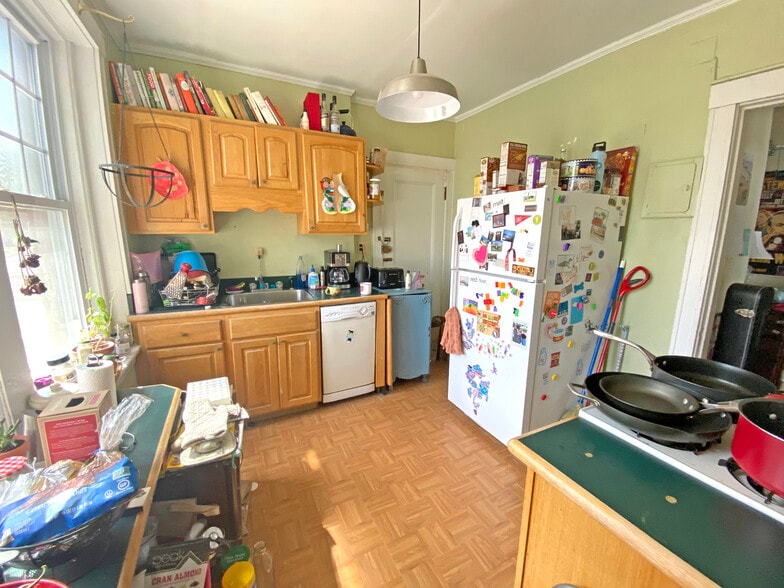 Building Photo - 2031 Commonwealth Ave