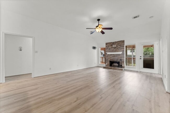 Building Photo - 351 Fantasy Ln