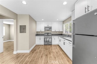 Building Photo - 2417 W Stanford St