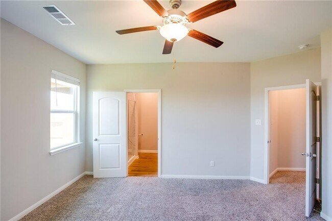 Building Photo - 280 Mount Vernon Way