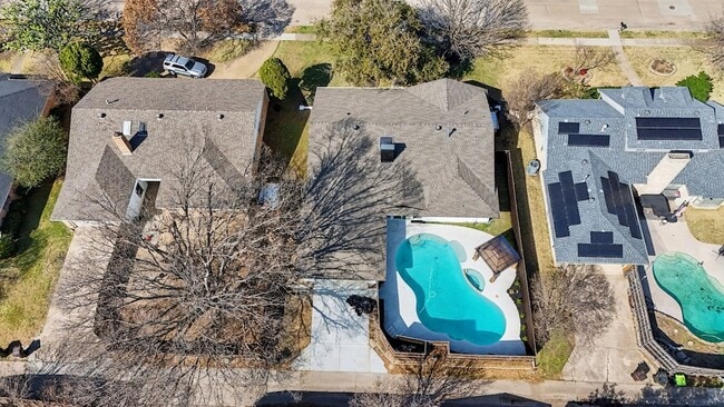 Building Photo - 3204 Lynbrook Dr