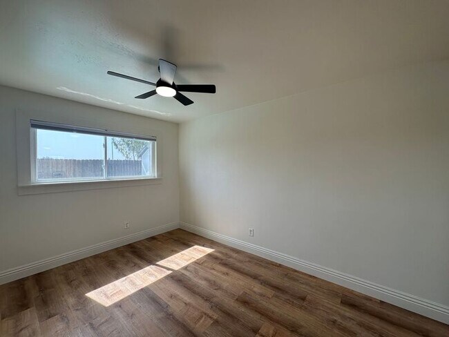 Building Photo - 731-731 Reef Dr
